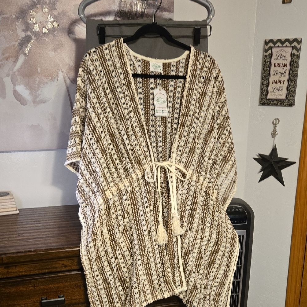 New Me Textured Brown and Cream Accent Poncho Coverup L